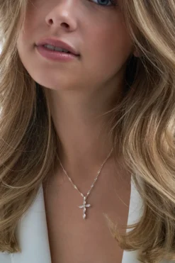 Bijou Brigitte Chaîne - Cross of Silver