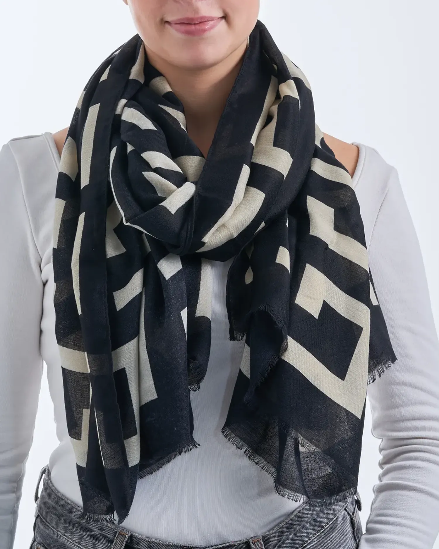 Bijou Brigitte Foulard - Ivory Maze Online