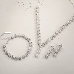 Bijou Brigitte Set - Lovely Sparkling New